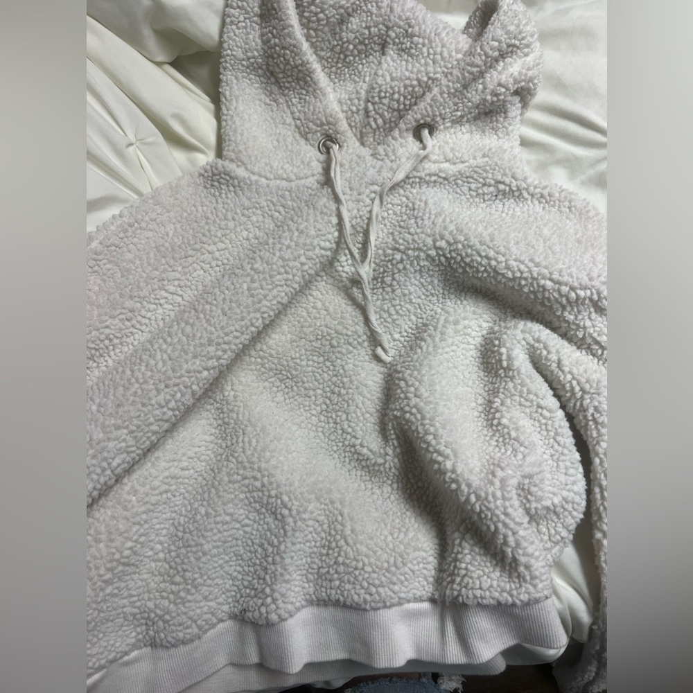 hooded cropped fuzzy hoodie!